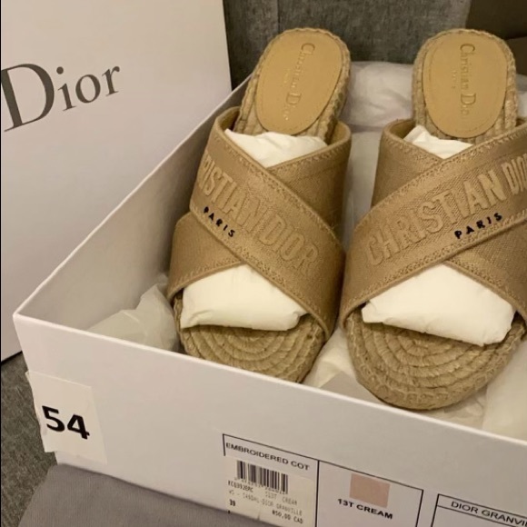 DIOR. - Picture 2 of 4